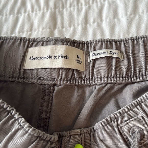 NWOT! Abercrombie Cargo Pants - Picture 10 of 14